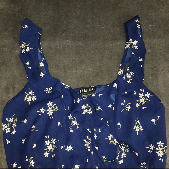 a crop top from t.i.m.i.n.g - Picture 1 of 3